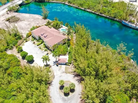Lancaster Close 36 Grand Bahama Freeport BS