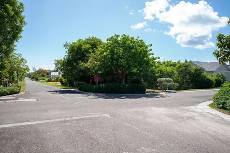 Serenity Lot 9 Block 41 New Providence Paradise Island BS