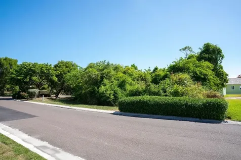 Serenity Lot 9 Block 41 New Providence Paradise Island BS