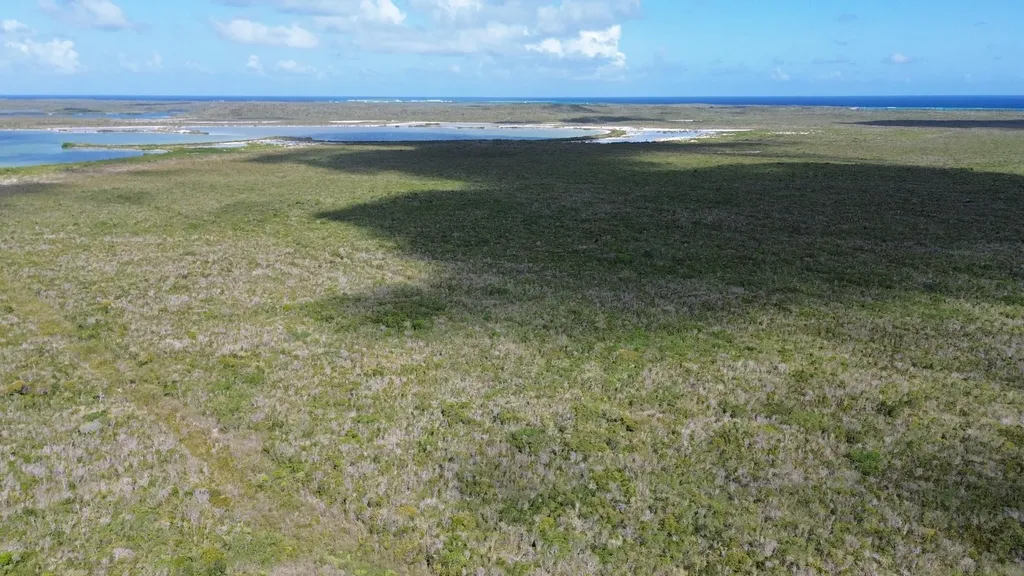 Queens Highway San Salvador BS