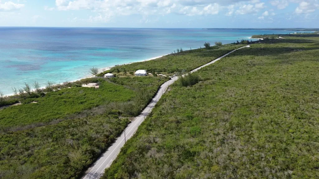 Queens Highway San Salvador BS