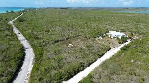 Queens Highway San Salvador BS