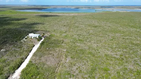 Queens Highway San Salvador BS