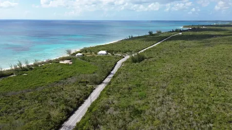 Queens Highway San Salvador BS