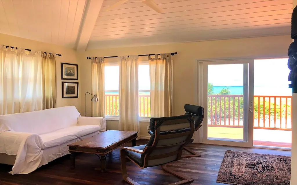 Home In Columbus Landings San Salvador BS