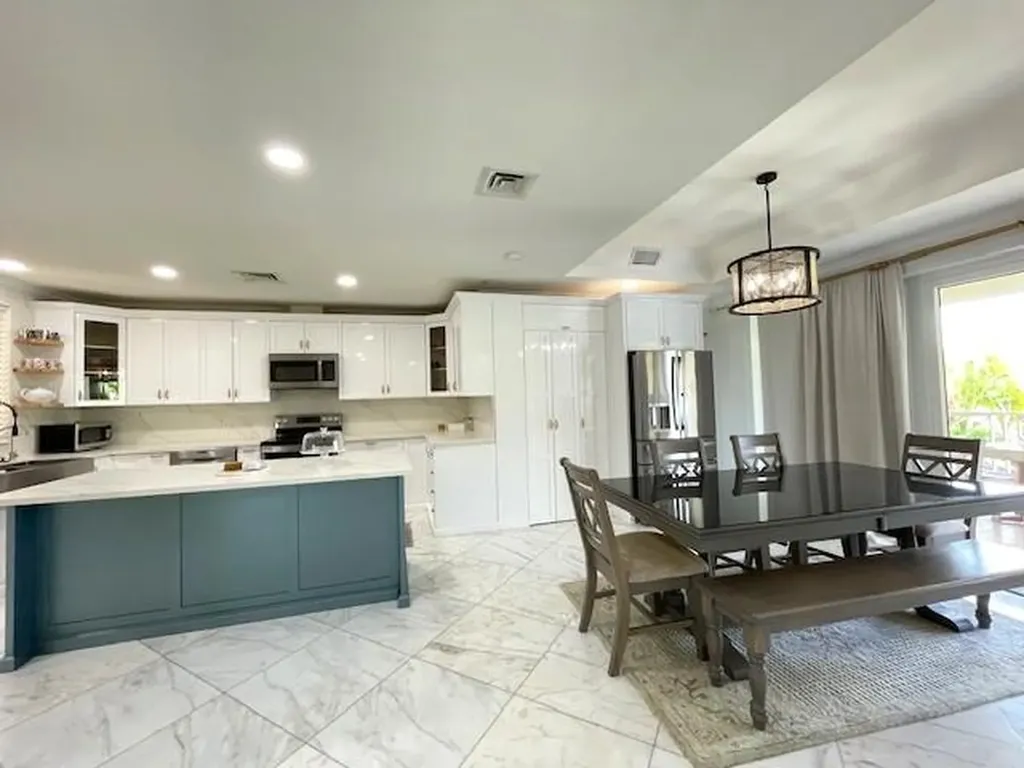 Harbour Breeze Paradise I 21 New Providence Paradise Island BS