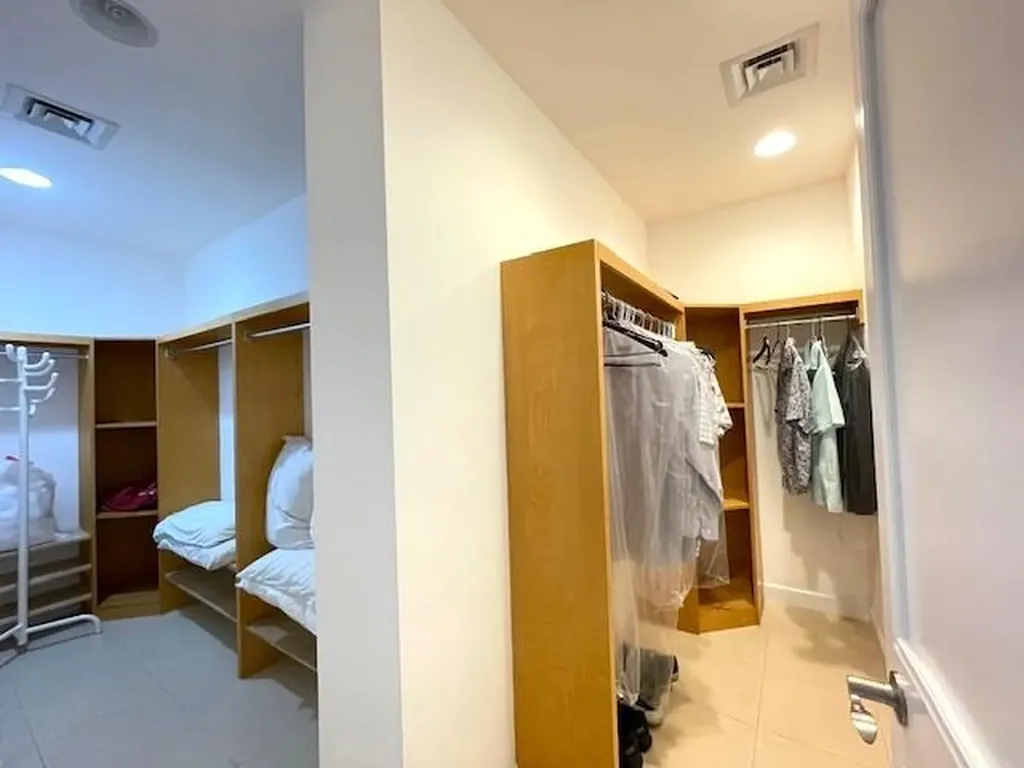 Harbour Breeze Paradise I 21 New Providence Paradise Island BS