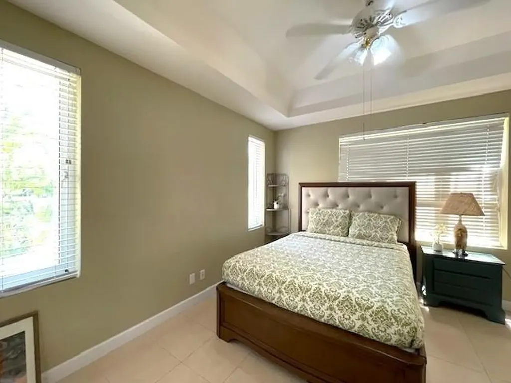 Harbour Breeze Paradise I 21 New Providence Paradise Island BS