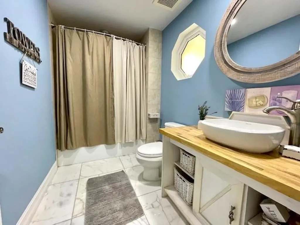 Harbour Breeze Paradise I 21 New Providence Paradise Island BS