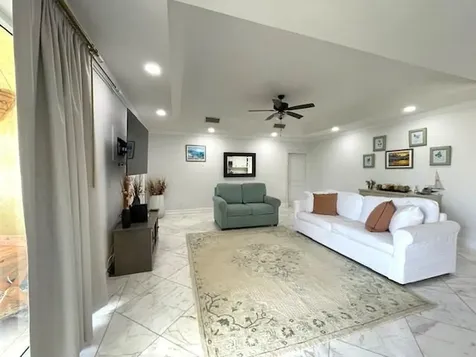 Harbour Breeze Paradise I 21 New Providence Paradise Island BS