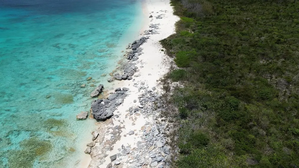 Queens Highway San Salvador BS