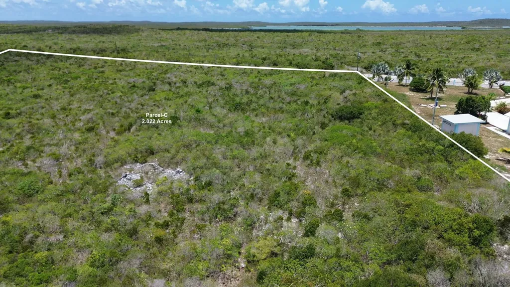 Queens Highway San Salvador BS