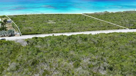 Queens Highway San Salvador BS