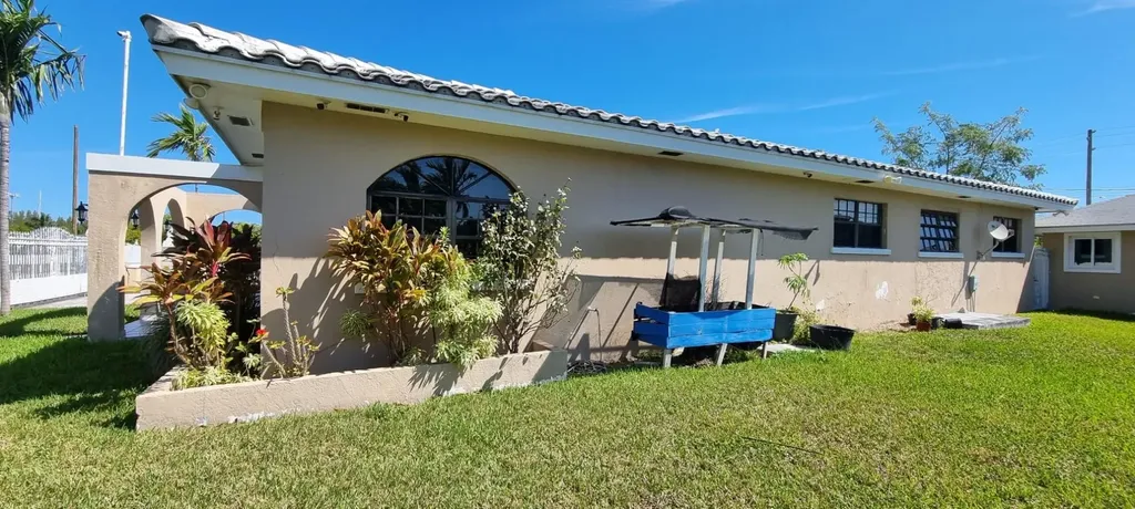 Sea Breeze Estates New Providence Paradise Island BS