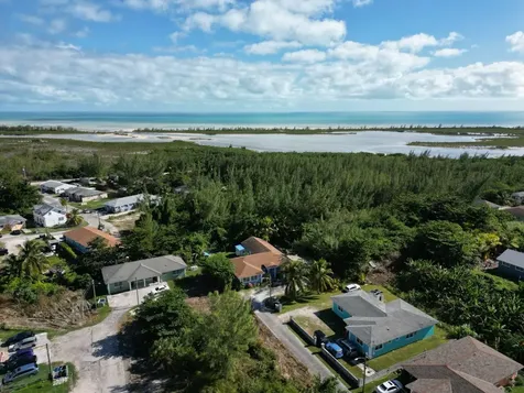 #67 Hanna Road New Providence Paradise Island BS