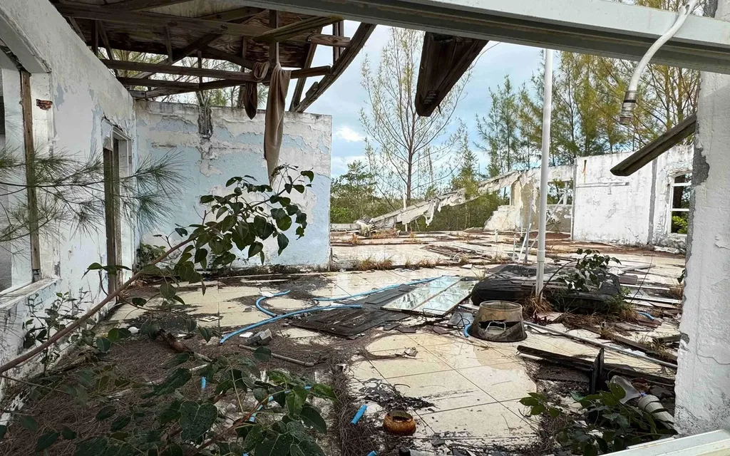 Fixer Upper Suffolk Subd Grand Bahama Freeport BS