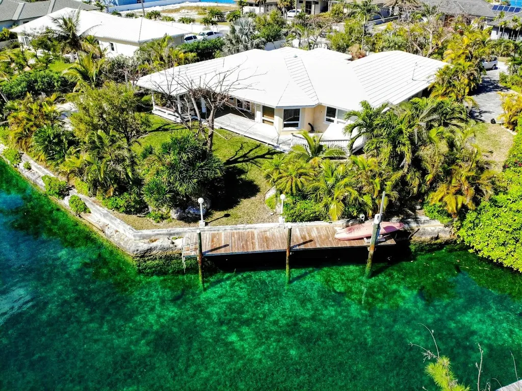 42 Pike Close Fortune Bay Grand Bahama Freeport BS