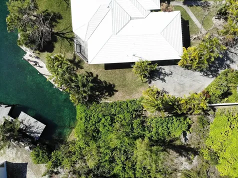 42 Pike Close Fortune Bay Grand Bahama Freeport BS