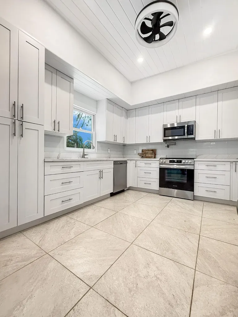 Banks Road Eleuthera BS