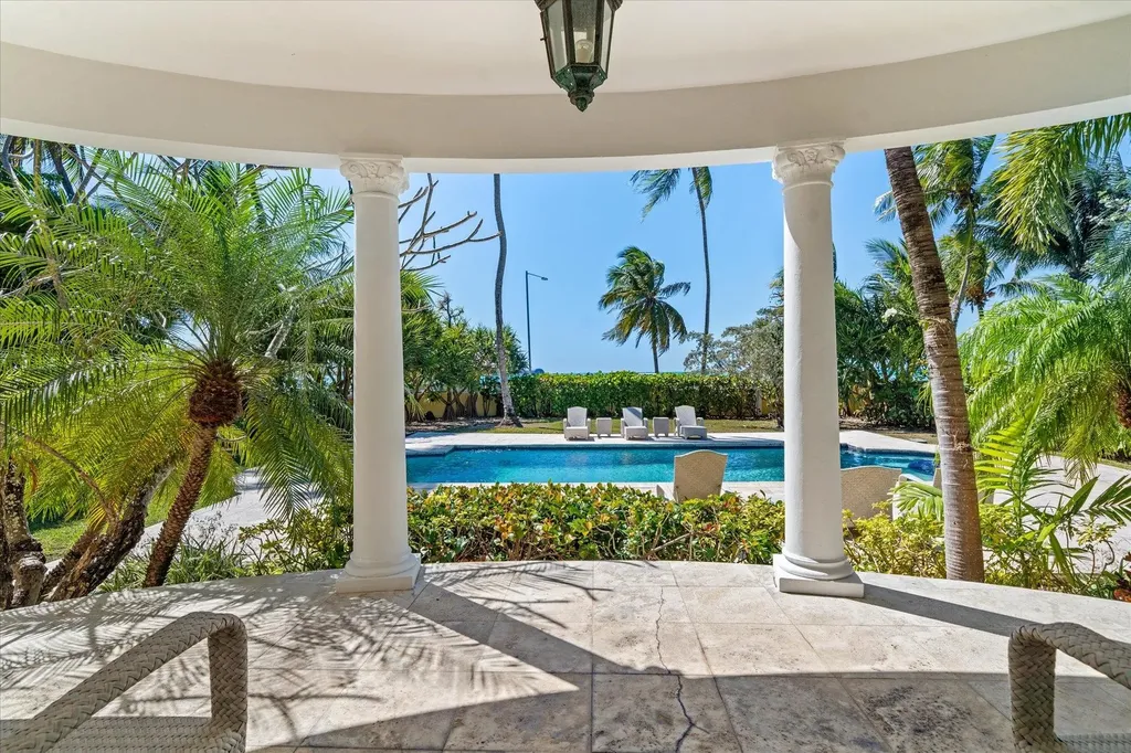 Marine Drive New Providence Paradise Island BS