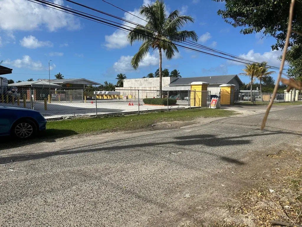 Tonique Williams-darling Parcel 5 -- 5.608 Acres New Providence Paradise Island BS