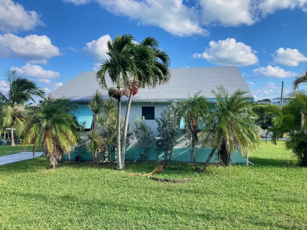Man O War Cay Abaco BS
