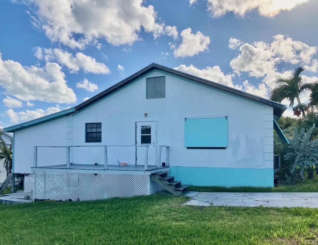 Man O War Cay Abaco BS