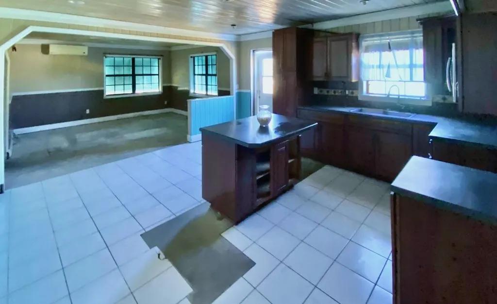 Man O War Cay Abaco BS