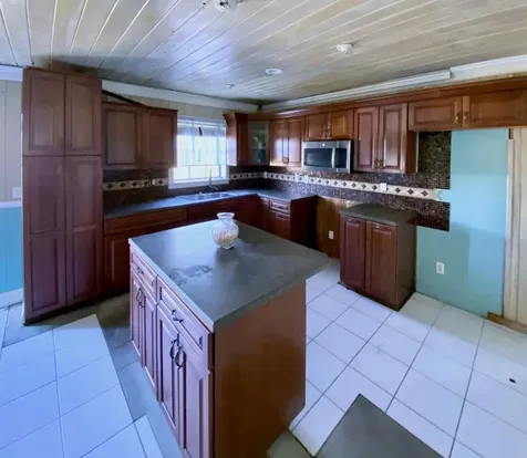 Man O War Cay Abaco BS