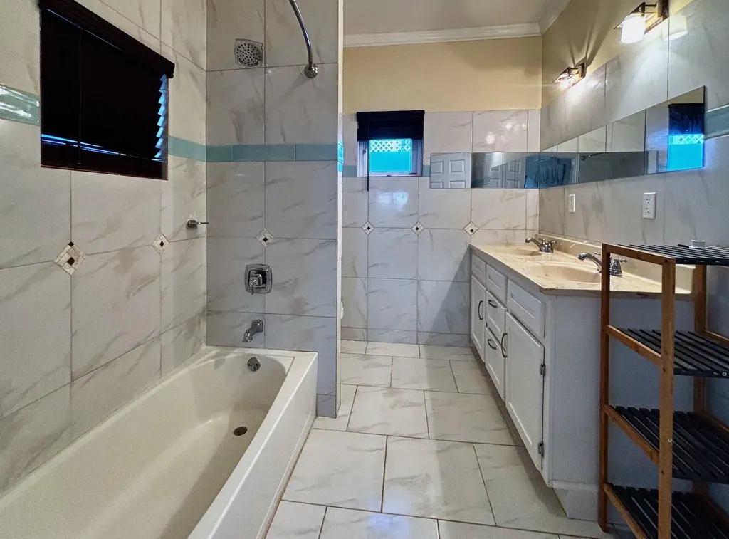 496 Central Pines Abaco BS