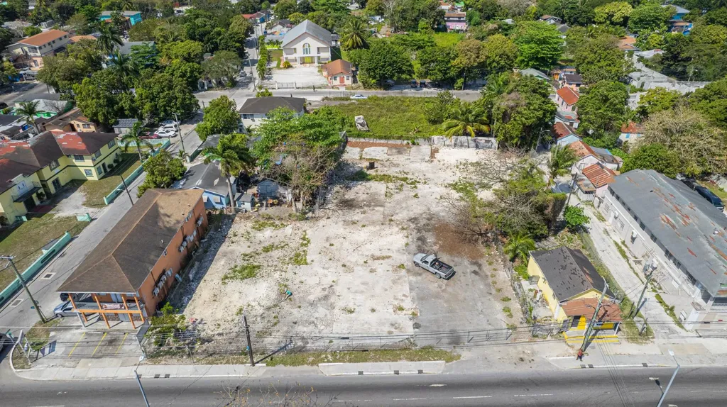 Baillou Hill Road Commerc New Providence Paradise Island BS