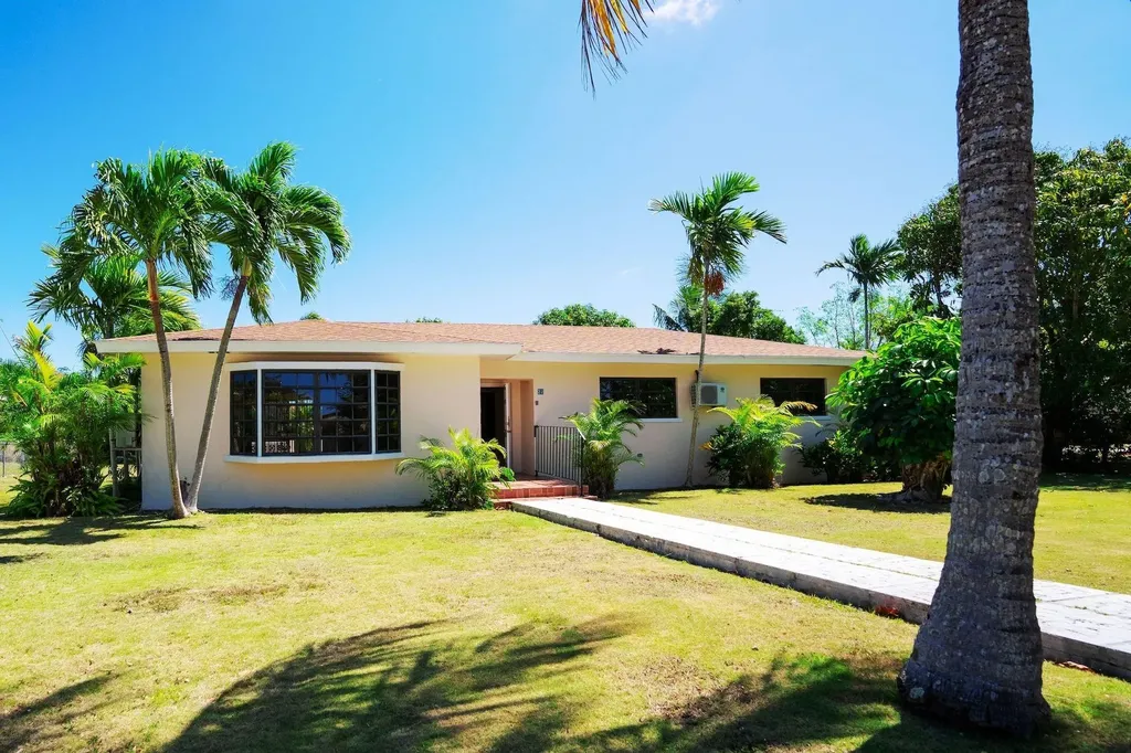 27 Grove Avenue New Providence Paradise Island BS