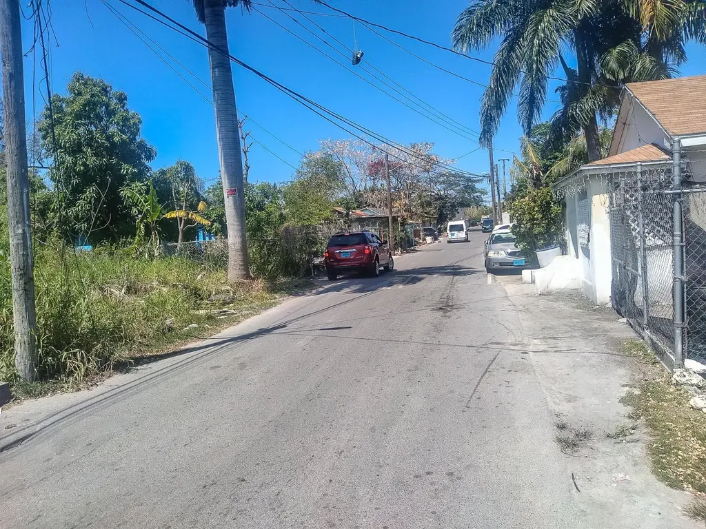 Wilson Track New Providence Paradise Island BS