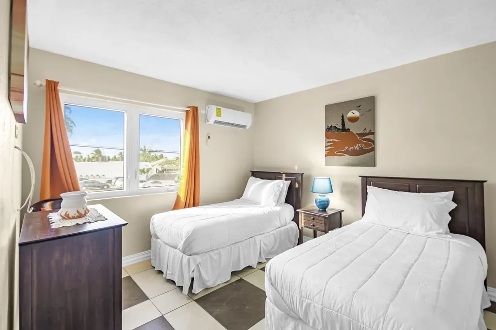 Town Court Condo 5 New Providence Paradise Island BS