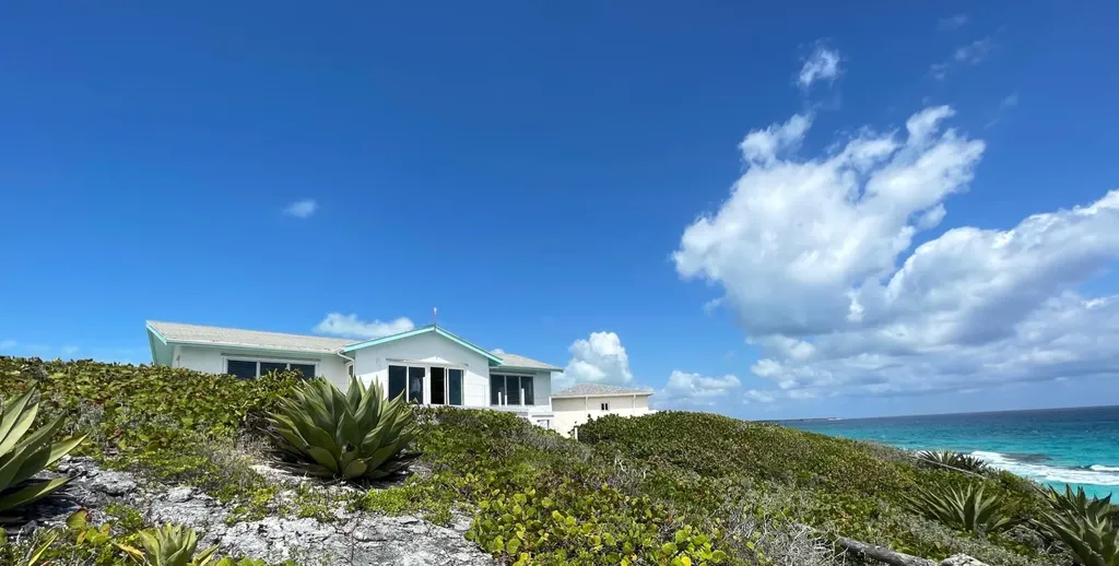 2/2 Oceanfront Home