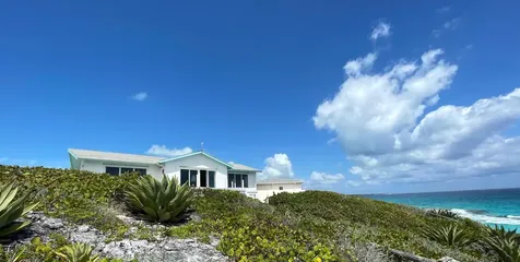 2/2 Oceanfront Home Long Island BS