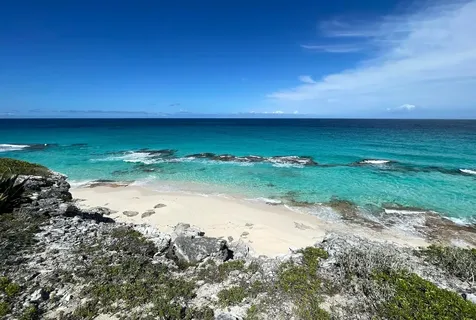 2/2 Oceanfront Home Long Island BS