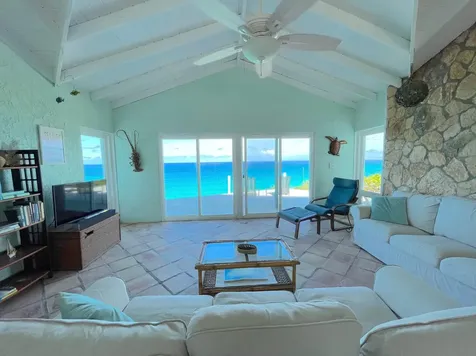 2/2 Oceanfront Home Long Island BS