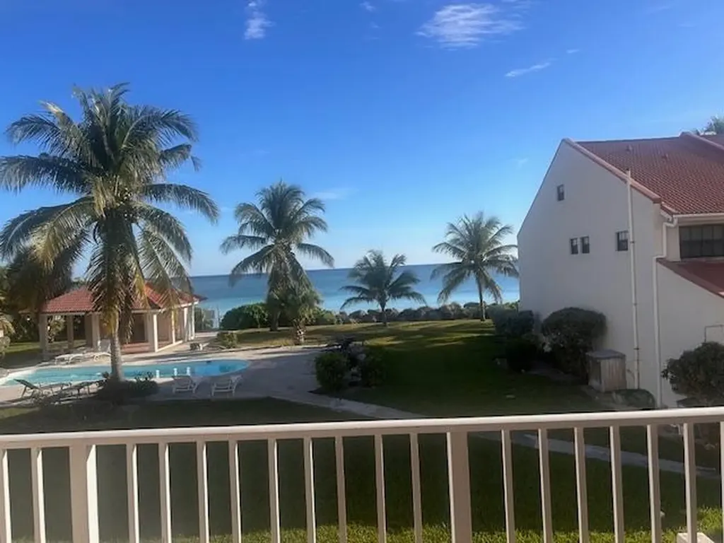 Silverpoint Drive 8 Grand Bahama Freeport BS