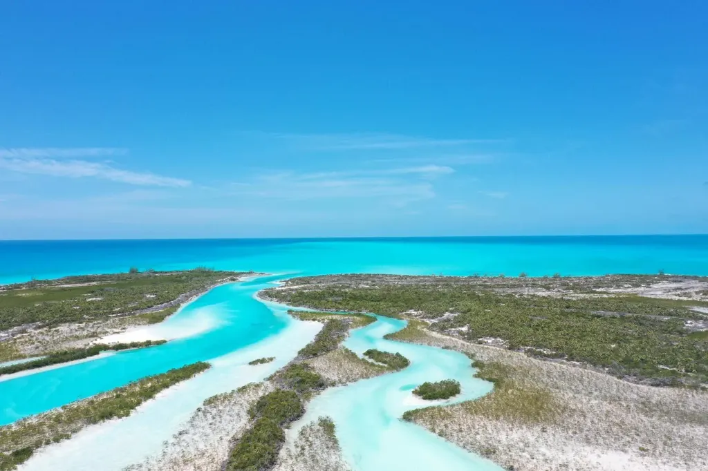 100 Acres Pigeon Cay Cat Island BS