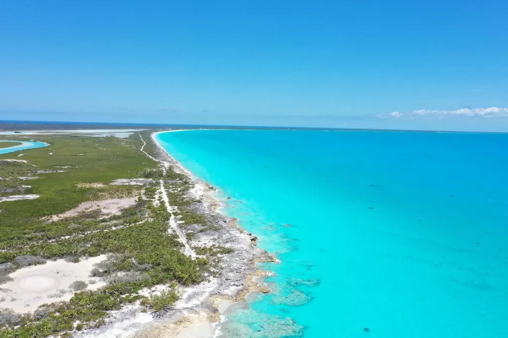 100 Acres Pigeon Cay Cat Island BS