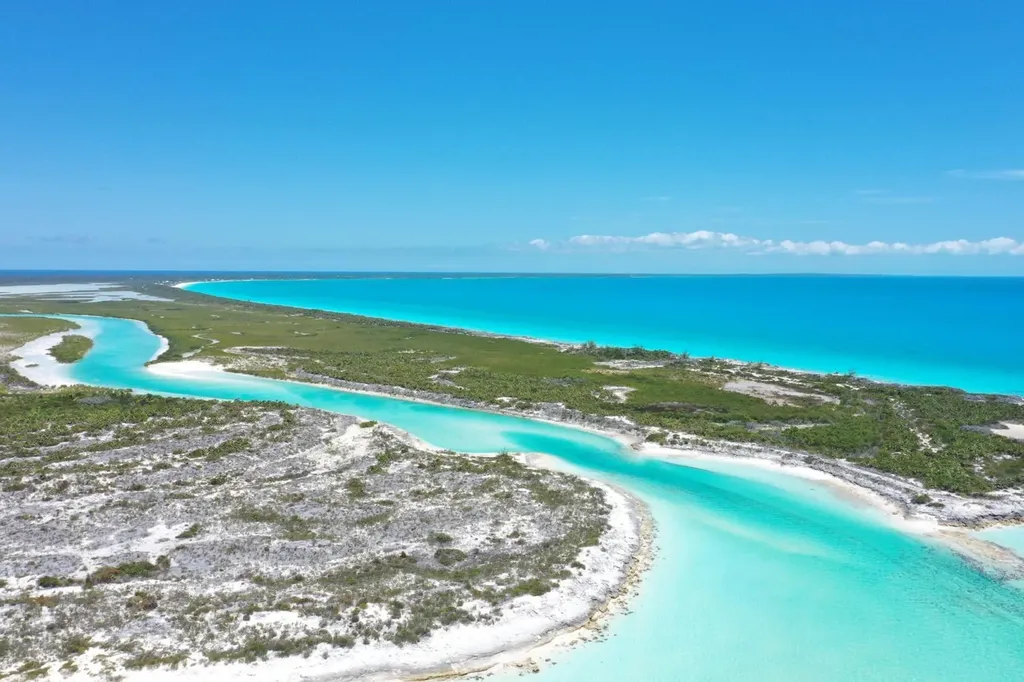 100 Acres Pigeon Cay Cat Island BS