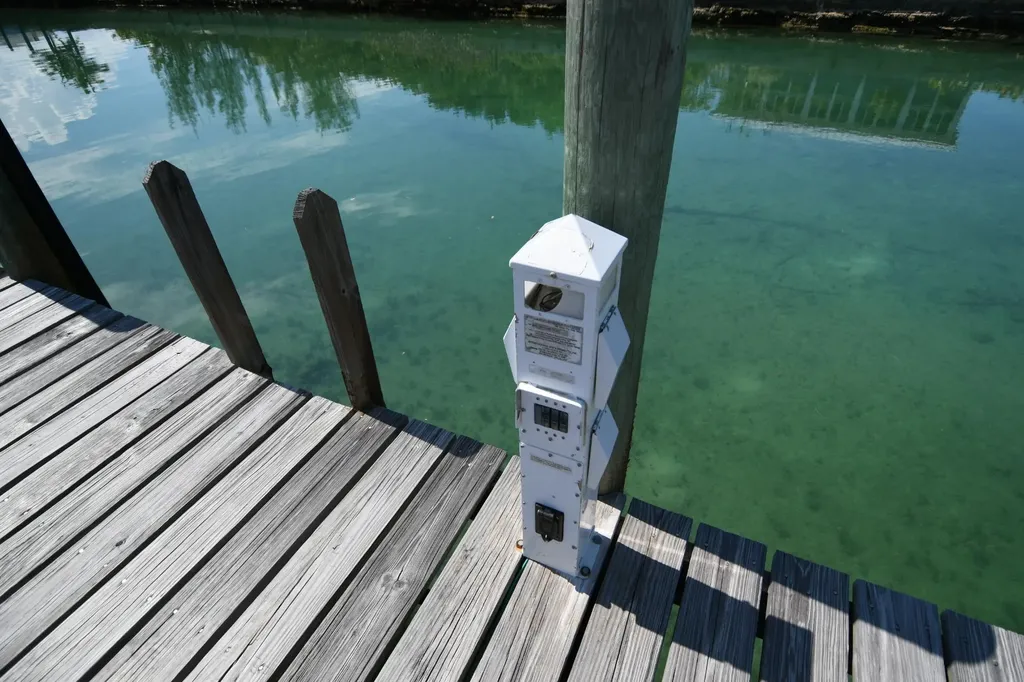 Canal Lot 160 Abaco BS