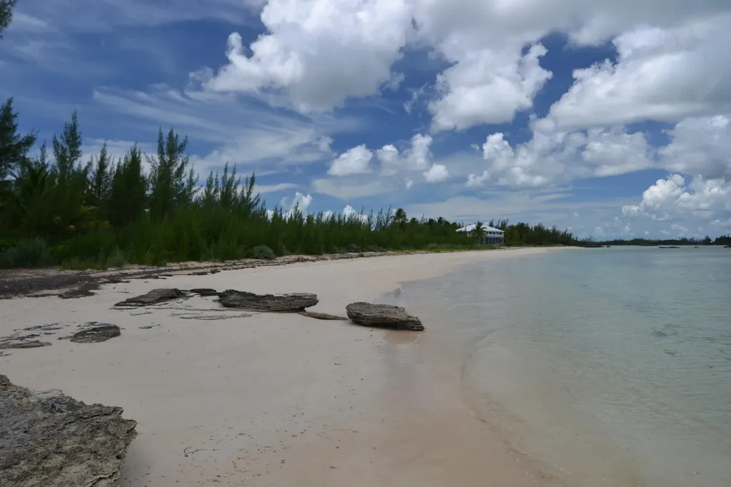 Canal Lot 160 Abaco BS