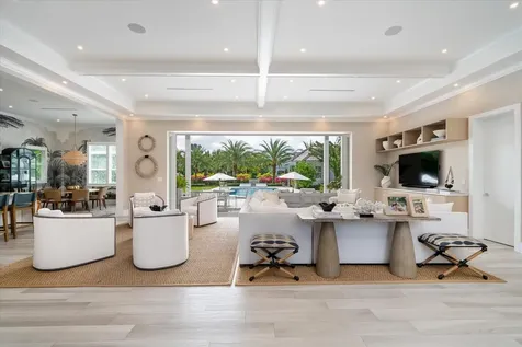 Villa Ventanas, #4 Ofb Creek New Providence Paradise Island BS