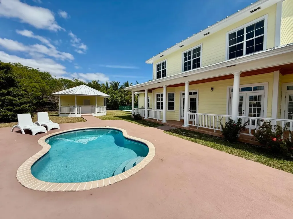 #10 Cannon Drive Grand Bahama Freeport BS