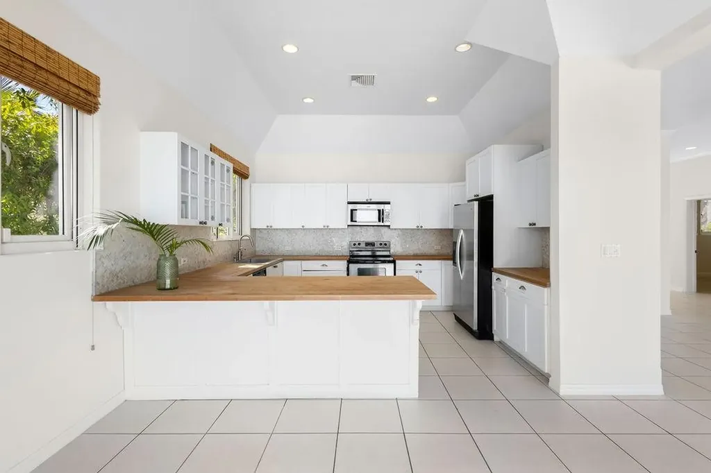 Marbella Shores New Providence Paradise Island BS