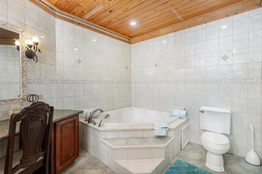 Ocean Hole Drive 80 New Providence Paradise Island BS