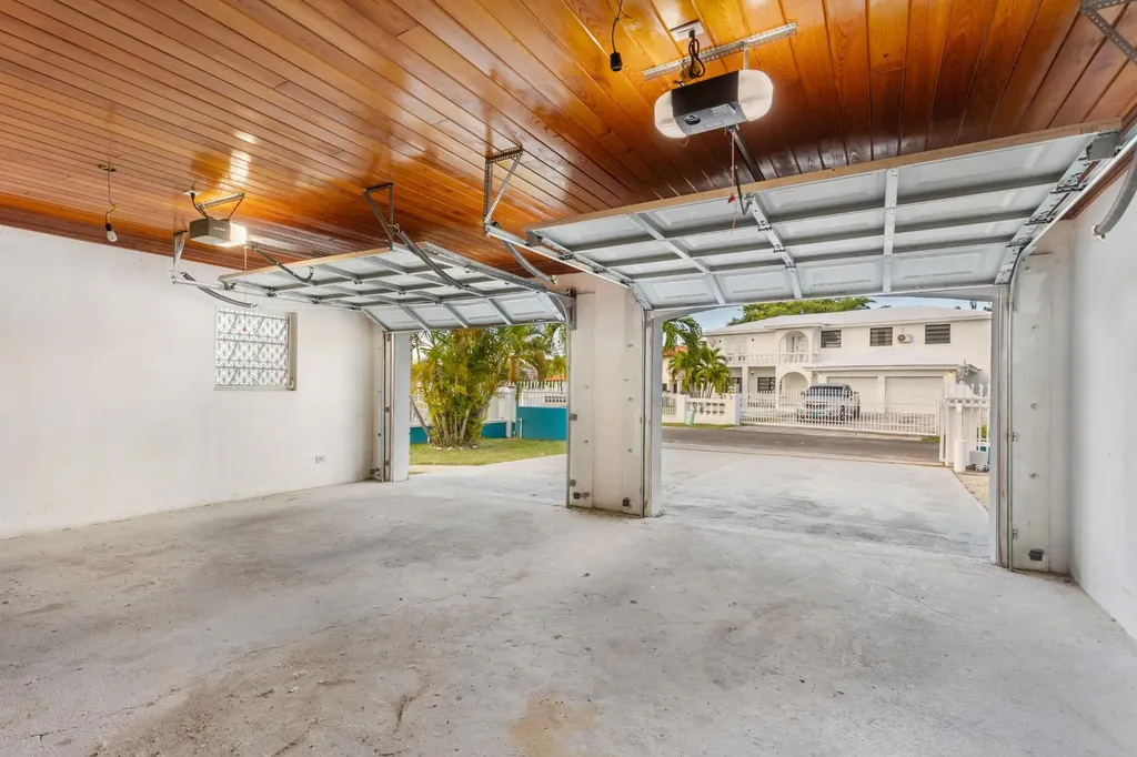 Ocean Hole Drive 80 New Providence Paradise Island BS