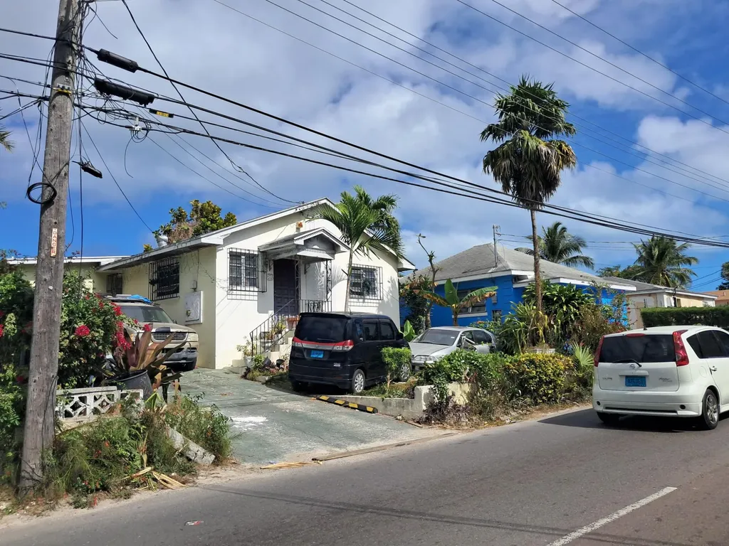 Off Mackey Street New Providence Paradise Island BS